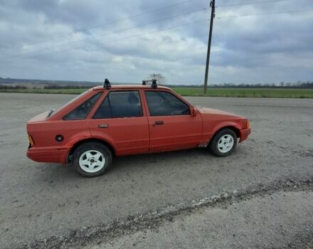 Красный Форд Эскорт, объемом двигателя 0 л и пробегом 60 тыс. км за 713 $, фото 2 на Automoto.ua