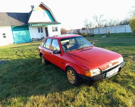 Червоний Форд Ескорт, об'ємом двигуна 1.4 л та пробігом 333 тис. км за 700 $, фото 3 на Automoto.ua