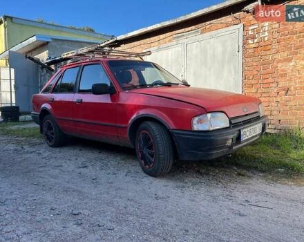 Красный Форд Эскорт, объемом двигателя 1.6 л и пробегом 250 тыс. км за 950 $, фото 1 на Automoto.ua