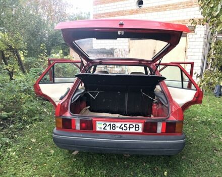 Красный Форд Эскорт, объемом двигателя 1.6 л и пробегом 70 тыс. км за 900 $, фото 2 на Automoto.ua