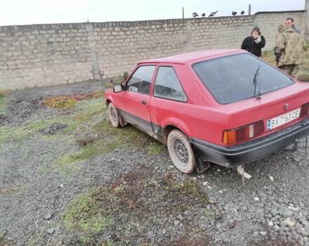 Красный Форд Эскорт, объемом двигателя 1.4 л и пробегом 300 тыс. км за 650 $, фото 1 на Automoto.ua