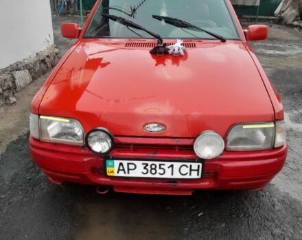 Красный Форд Эскорт, объемом двигателя 1 л и пробегом 120 тыс. км за 710 $, фото 1 на Automoto.ua