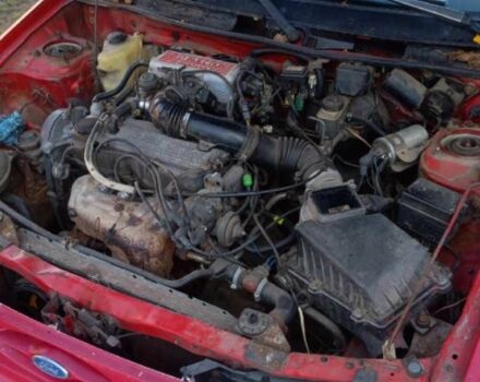 Красный Форд Эскорт, объемом двигателя 2 л и пробегом 61 тыс. км за 700 $, фото 1 на Automoto.ua