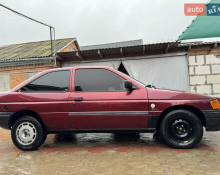 Красный Форд Эскорт, объемом двигателя 1.8 л и пробегом 55 тыс. км за 1500 $, фото 7 на Automoto.ua