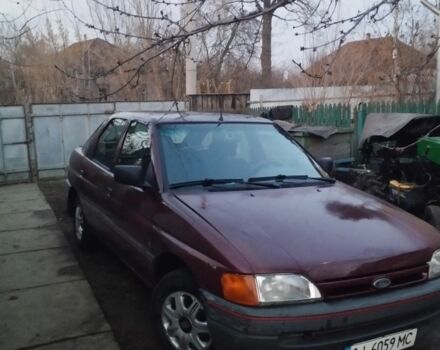 Красный Форд Эскорт, объемом двигателя 0 л и пробегом 100 тыс. км за 1200 $, фото 1 на Automoto.ua