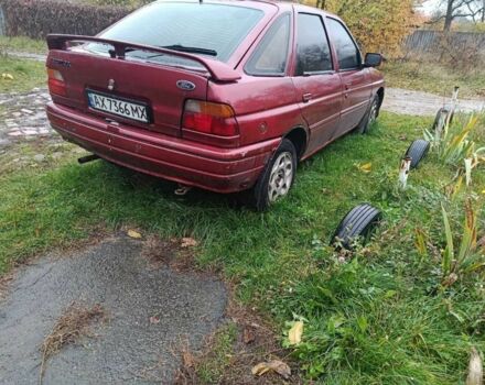 Красный Форд Эскорт, объемом двигателя 1.4 л и пробегом 300 тыс. км за 950 $, фото 3 на Automoto.ua