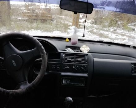 Красный Форд Эскорт, объемом двигателя 1.4 л и пробегом 22 тыс. км за 300 $, фото 5 на Automoto.ua