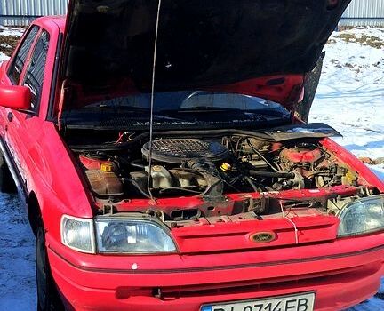 Красный Форд Эскорт, объемом двигателя 1.4 л и пробегом 83 тыс. км за 890 $, фото 5 на Automoto.ua