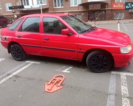 Красный Форд Эскорт, объемом двигателя 1.4 л и пробегом 233 тыс. км за 750 $, фото 4 на Automoto.ua