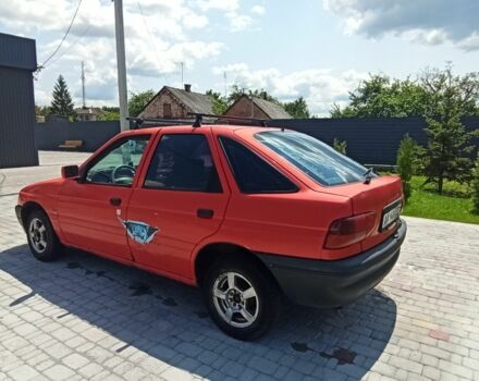 Красный Форд Эскорт, объемом двигателя 1.3 л и пробегом 2 тыс. км за 1000 $, фото 8 на Automoto.ua