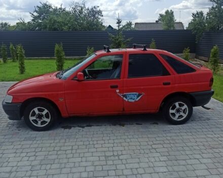 Красный Форд Эскорт, объемом двигателя 1.3 л и пробегом 2 тыс. км за 700 $, фото 3 на Automoto.ua