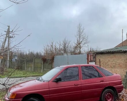 Красный Форд Эскорт, объемом двигателя 1.4 л и пробегом 650 тыс. км за 548 $, фото 2 на Automoto.ua