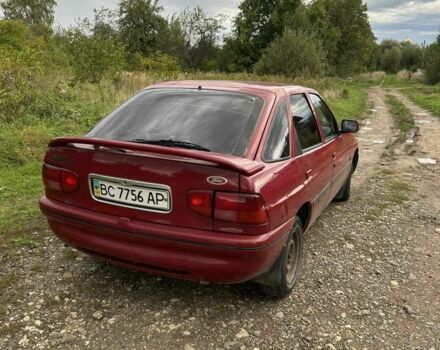 Красный Форд Эскорт, объемом двигателя 1.6 л и пробегом 230 тыс. км за 1400 $, фото 3 на Automoto.ua
