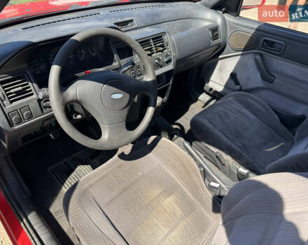 Красный Форд Эскорт, объемом двигателя 1.3 л и пробегом 150 тыс. км за 850 $, фото 6 на Automoto.ua