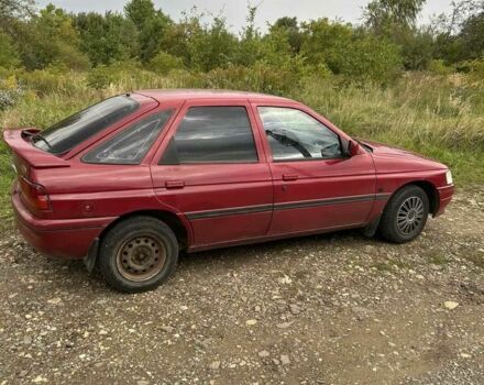 Красный Форд Эскорт, объемом двигателя 1.6 л и пробегом 230 тыс. км за 1400 $, фото 5 на Automoto.ua