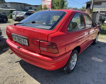 Красный Форд Эскорт, объемом двигателя 1.3 л и пробегом 100 тыс. км за 550 $, фото 3 на Automoto.ua