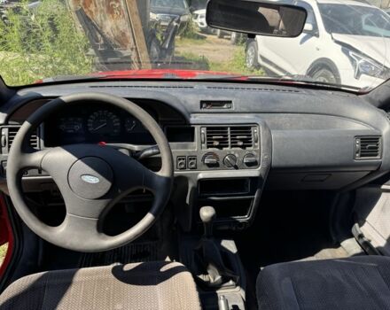 Красный Форд Эскорт, объемом двигателя 1.3 л и пробегом 100 тыс. км за 550 $, фото 6 на Automoto.ua