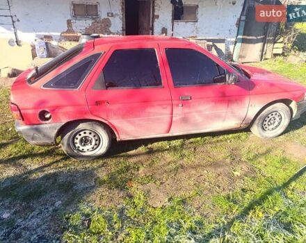 Красный Форд Эскорт, объемом двигателя 1.3 л и пробегом 500 тыс. км за 1200 $, фото 4 на Automoto.ua
