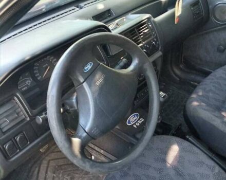 Красный Форд Эскорт, объемом двигателя 1.6 л и пробегом 350 тыс. км за 1199 $, фото 9 на Automoto.ua