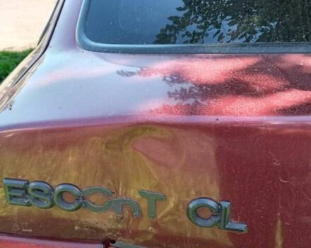 Красный Форд Эскорт, объемом двигателя 1.6 л и пробегом 350 тыс. км за 1199 $, фото 3 на Automoto.ua