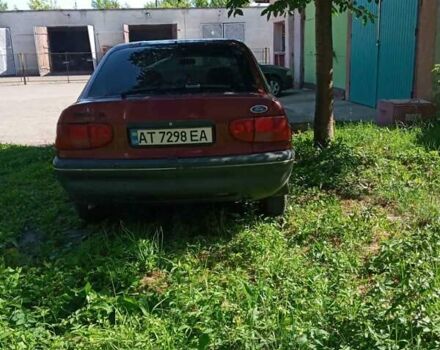 Красный Форд Эскорт, объемом двигателя 1.6 л и пробегом 350 тыс. км за 1199 $, фото 5 на Automoto.ua