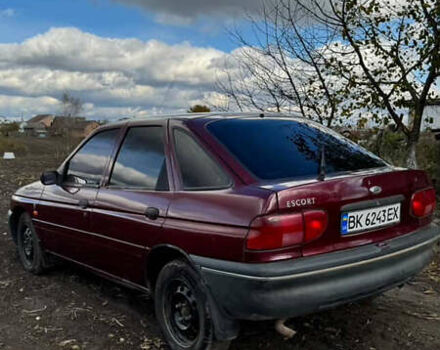 Червоний Форд Ескорт, об'ємом двигуна 1.4 л та пробігом 305 тис. км за 1200 $, фото 1 на Automoto.ua