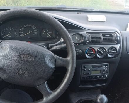 Червоний Форд Ескорт, об'ємом двигуна 1.8 л та пробігом 79 тис. км за 1100 $, фото 7 на Automoto.ua