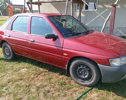 Красный Форд Эскорт, объемом двигателя 1.6 л и пробегом 1 тыс. км за 2100 $, фото 1 на Automoto.ua