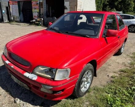 Красный Форд Эскорт, объемом двигателя 1.3 л и пробегом 150 тыс. км за 950 $, фото 4 на Automoto.ua