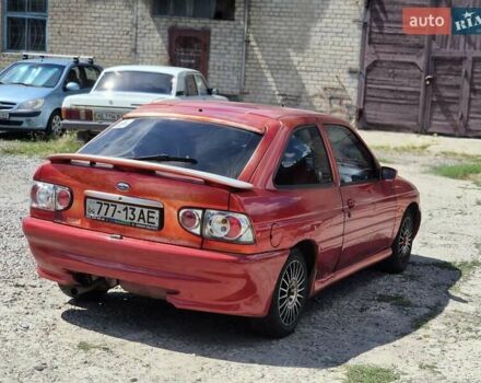 Червоний Форд Ескорт, об'ємом двигуна 1.6 л та пробігом 250 тис. км за 1200 $, фото 7 на Automoto.ua