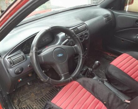 Красный Форд Эскорт, объемом двигателя 1.4 л и пробегом 170 тыс. км за 850 $, фото 3 на Automoto.ua