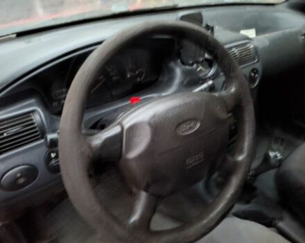 Червоний Форд Ескорт, об'ємом двигуна 1.4 л та пробігом 255 тис. км за 500 $, фото 4 на Automoto.ua