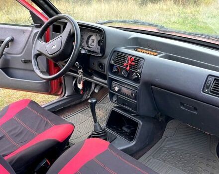 Красный Форд Эскорт, объемом двигателя 1.6 л и пробегом 200 тыс. км за 1300 $, фото 7 на Automoto.ua