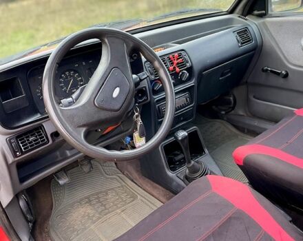 Красный Форд Эскорт, объемом двигателя 1.6 л и пробегом 200 тыс. км за 1300 $, фото 10 на Automoto.ua