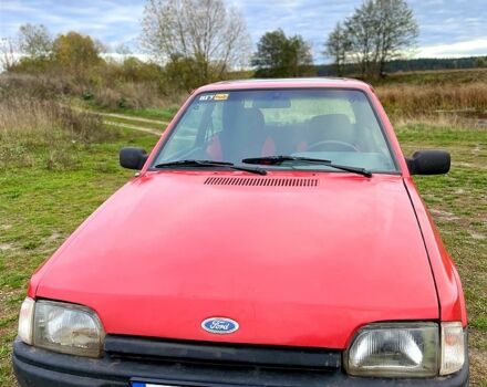 Красный Форд Эскорт, объемом двигателя 1.6 л и пробегом 200 тыс. км за 1300 $, фото 1 на Automoto.ua