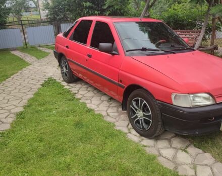 Красный Форд Эскорт, объемом двигателя 1.4 л и пробегом 589 тыс. км за 900 $, фото 3 на Automoto.ua