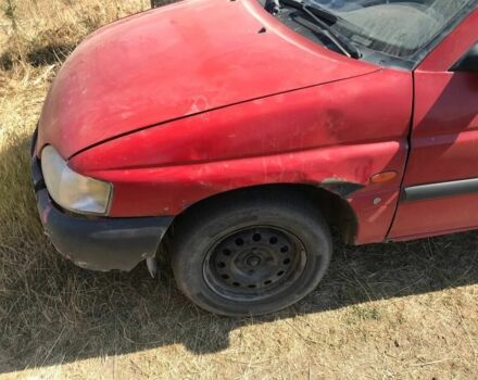 Красный Форд Эскорт, объемом двигателя 1.4 л и пробегом 68 тыс. км за 628 $, фото 7 на Automoto.ua