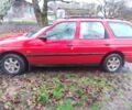 Красный Форд Эскорт, объемом двигателя 1 л и пробегом 120 тыс. км за 650 $, фото 4 на Automoto.ua