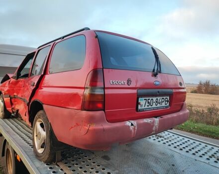 Червоний Форд Ескорт, об'ємом двигуна 0 л та пробігом 200 тис. км за 399 $, фото 4 на Automoto.ua