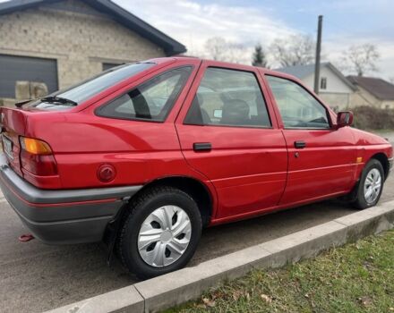 Червоний Форд Ескорт, об'ємом двигуна 1.3 л та пробігом 76 тис. км за 1000 $, фото 2 на Automoto.ua