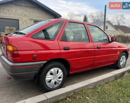 Красный Форд Эскорт, объемом двигателя 1.3 л и пробегом 76 тыс. км за 1000 $, фото 3 на Automoto.ua
