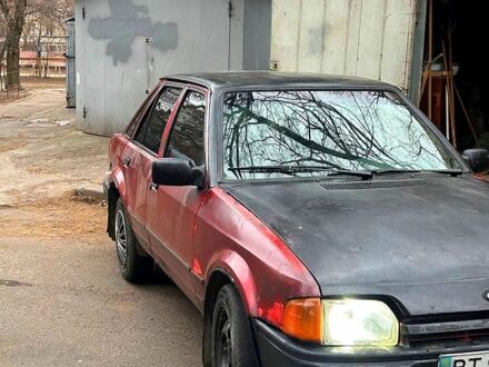 Форд Эскорт 1986 в Одессе на Automoto.ua Красный Форд Эскорт, объемом двигателя 16 л и пробегом 100 тыс. км за 220 $, фото 1 на Automoto.ua