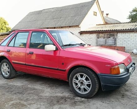Червоний Форд Ескорт, об'ємом двигуна 1.8 л та пробігом 179 тис. км за 1300 $, фото 1 на Automoto.ua