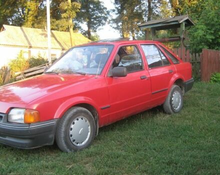 Красный Форд Эскорт, объемом двигателя 0 л и пробегом 65 тыс. км за 1000 $, фото 1 на Automoto.ua