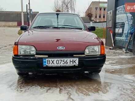 Форд Эскорт 1988 в Ярмолинцы на Automoto.ua Красный Форд Эскорт, объемом двигателя 1.3 л и пробегом 462 тыс. км за 900 $, фото 1 на Automoto.ua