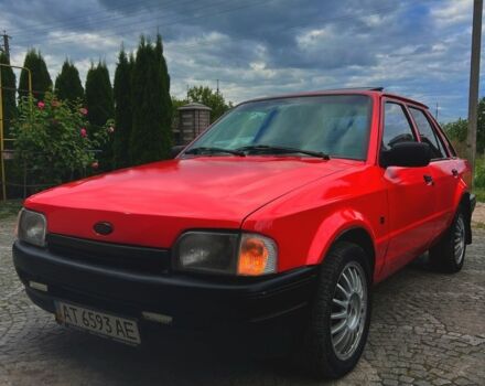 Красный Форд Эскорт, объемом двигателя 1.6 л и пробегом 333 тыс. км за 1400 $, фото 1 на Automoto.ua