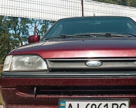Красный Форд Эскорт, объемом двигателя 1.6 л и пробегом 350 тыс. км за 800 $, фото 1 на Automoto.ua
