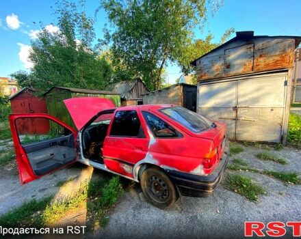 Червоний Форд Ескорт, об'ємом двигуна 1.4 л та пробігом 100 тис. км за 650 $, фото 1 на Automoto.ua