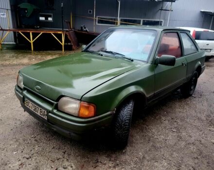 Красный Форд Эскорт, объемом двигателя 0 л и пробегом 180 тыс. км за 650 $, фото 1 на Automoto.ua