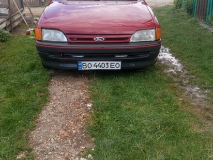 Красный Форд Эскорт, объемом двигателя 1.4 л и пробегом 2 тыс. км за 800 $, фото 1 на Automoto.ua